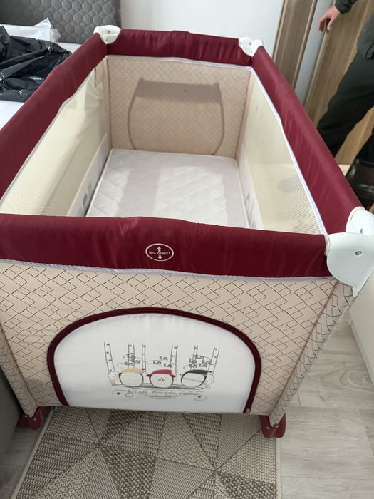 Vand patut copii pliabil marca Bebe royal, in stare foarte buna.