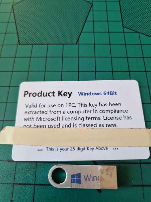 Настолен компютър „всичко в едно“. Извит дисплей. 1 TB, 32 RAM.