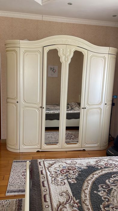 Продам спальный гарнитур