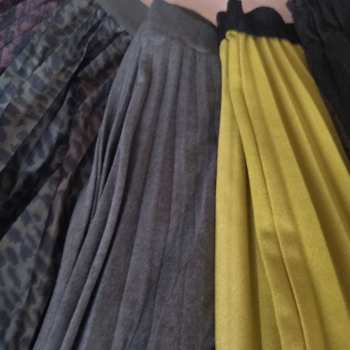 Поли солей и плисе средна дължина