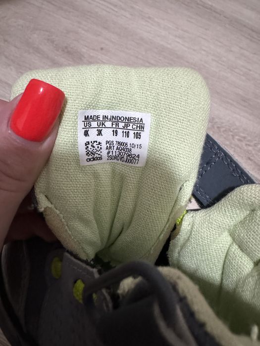 Продам ботинки детские