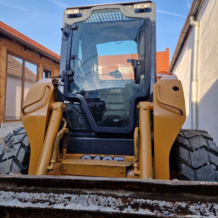Miniincarcator bobcat Case sr175