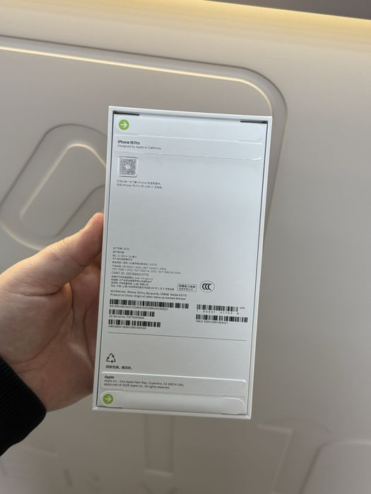 Продам iPhone 18 pro/256gb/BURGUNDY/SIM