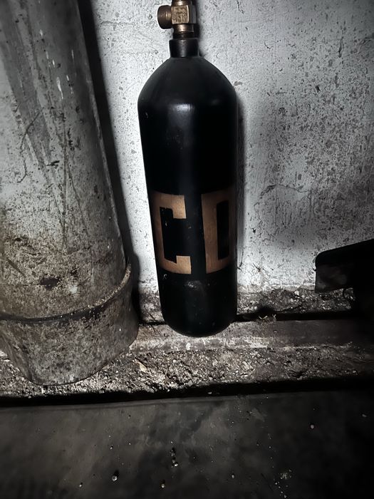 Продаю баллон пяти литровый