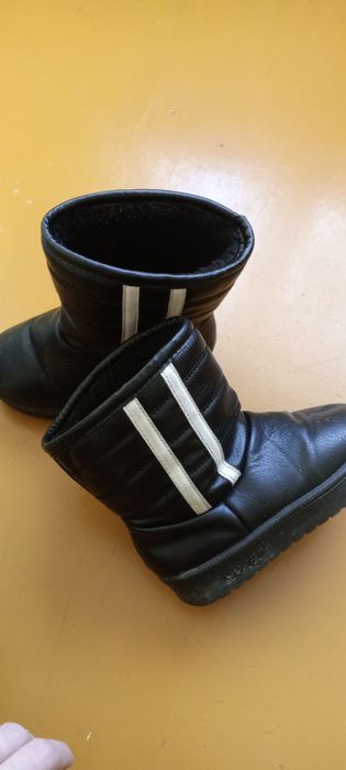 Продам детскую обувь