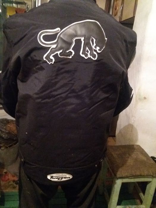 Орегинальная байкерская куртка