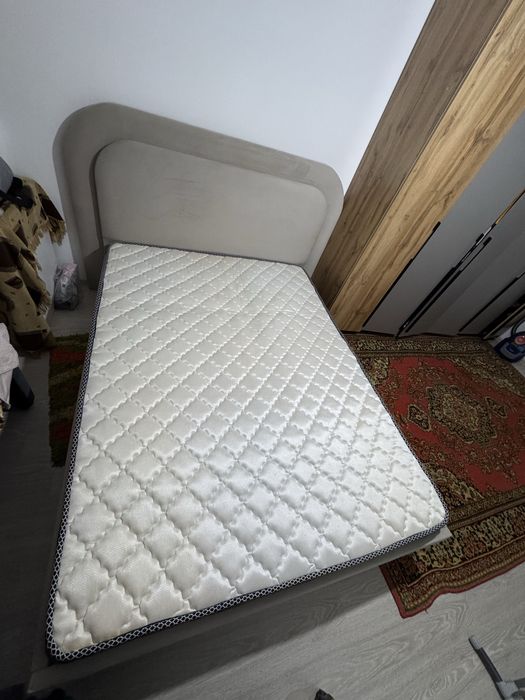 Срочно продам кровать с матрасом