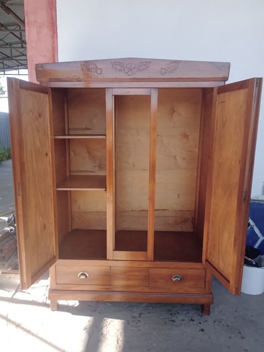 Шифоньер антикварный