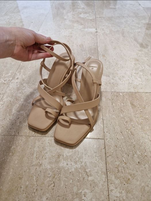 Sandale cu toc Bershka