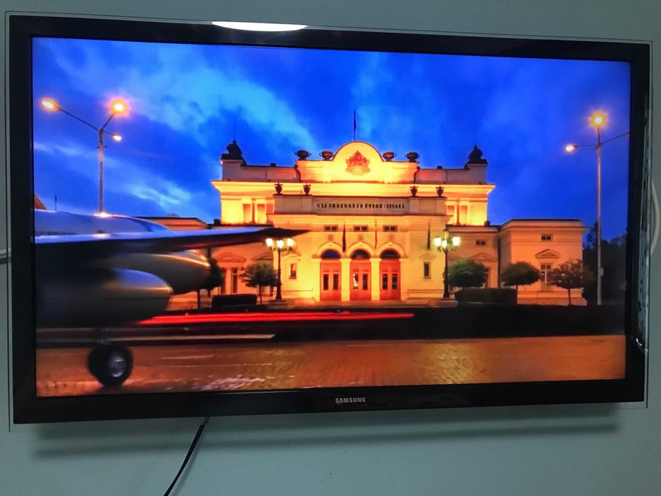 Телевизор САМСУНГ 32 инча  СМАРТ!!!1