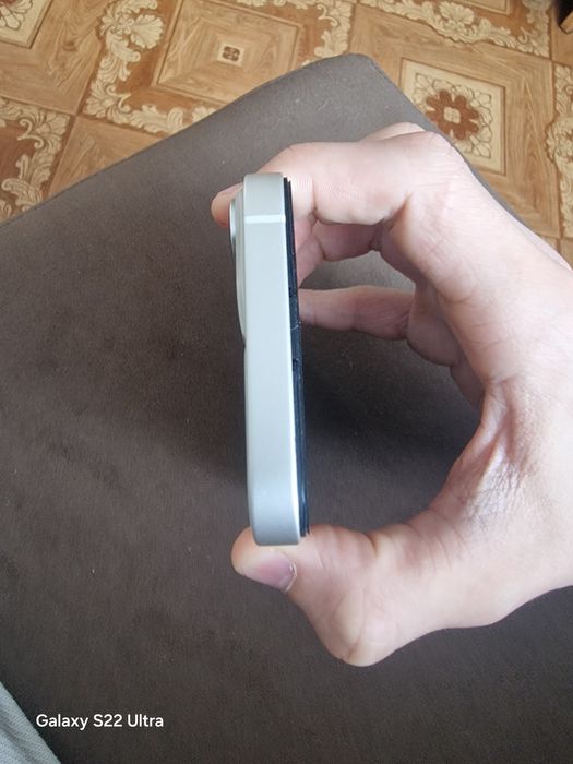 Обменяю айфон 14