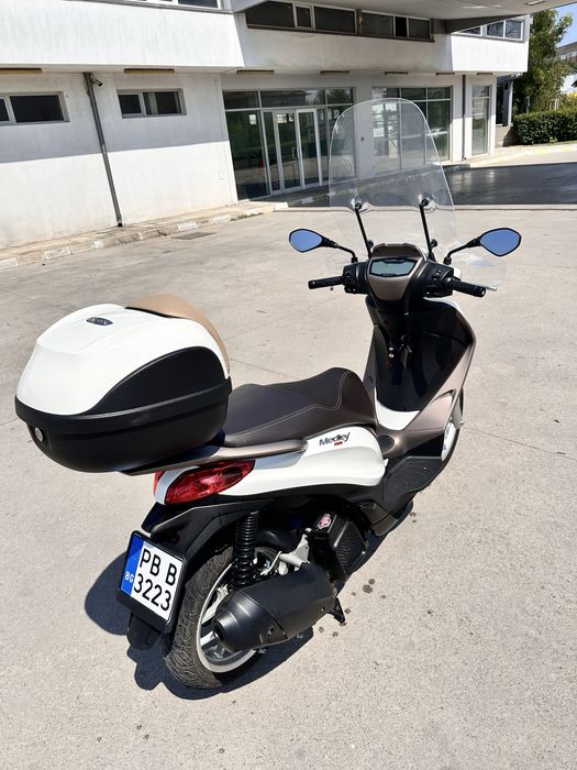 Продавам Piaggio Medley 125