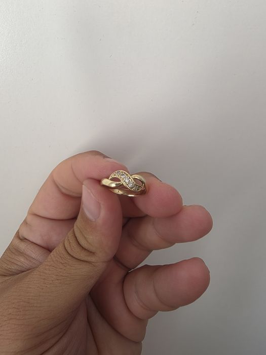 Inel dama din aur 14k 585 2.16grame, cu insertii de pietricele, elegant si frumos
