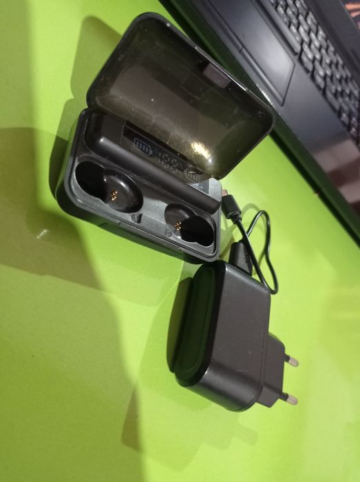 TWS F9-5C simsiz bluetoth zaryadlash qutisi