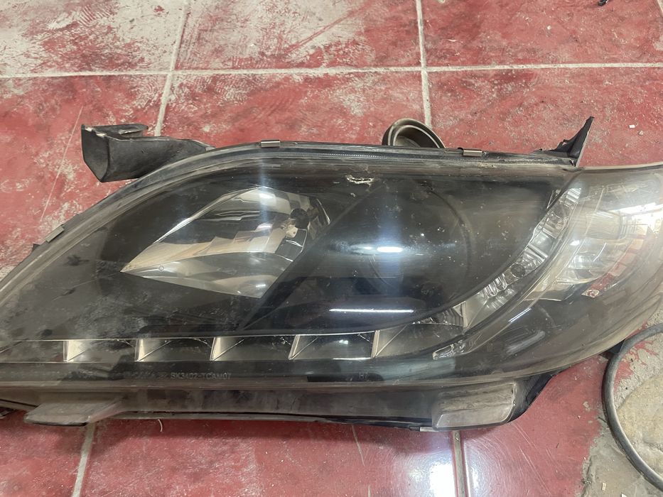 Фара передни Тайота Камри 40