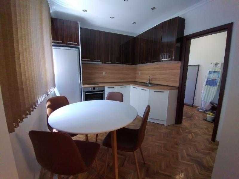 Чудесен тристаен апартамент в сърцето на Бургас