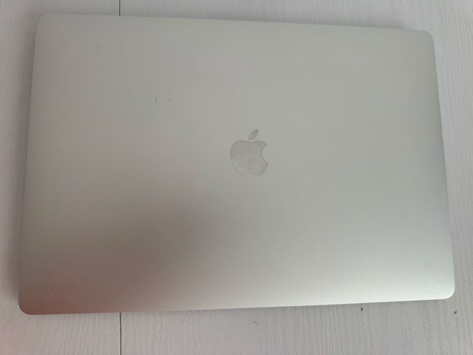 Macbook 2017 i7