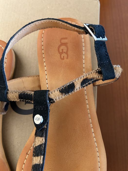 Кожени сандали UGG