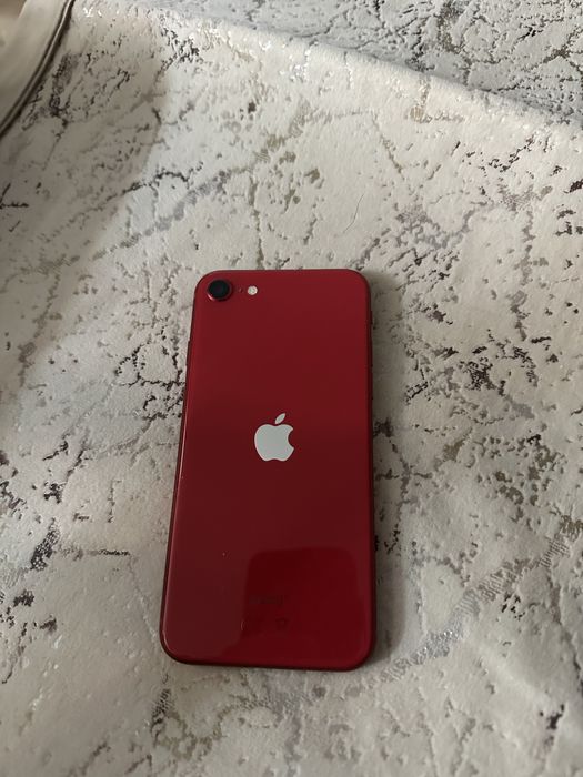 Продам iphone se8 в новом состоянии