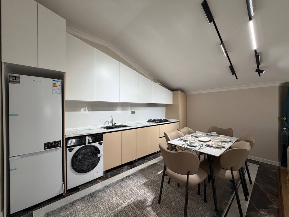 Продается 3-комнатная квартира (мансарда) с ремонтом