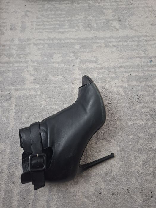 Продам ботинки 36 размера