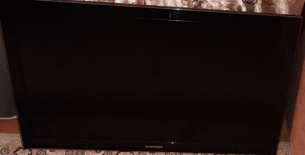 Продам ТВ Samsung, ширина 96 см, высота 59 см