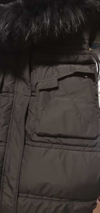 Ново дамско яке дълго черно, с яка от енот