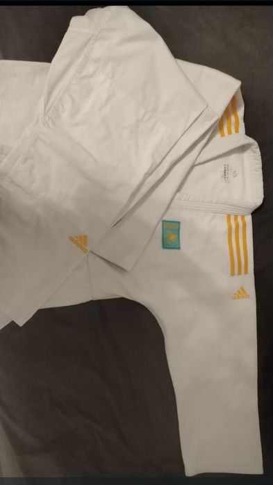 Продам кимано в отличном состоянии!