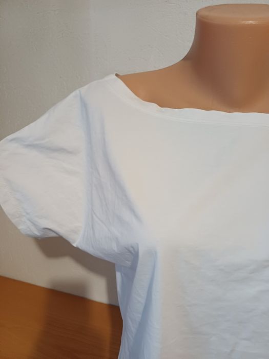 Лятна бяла с камъни