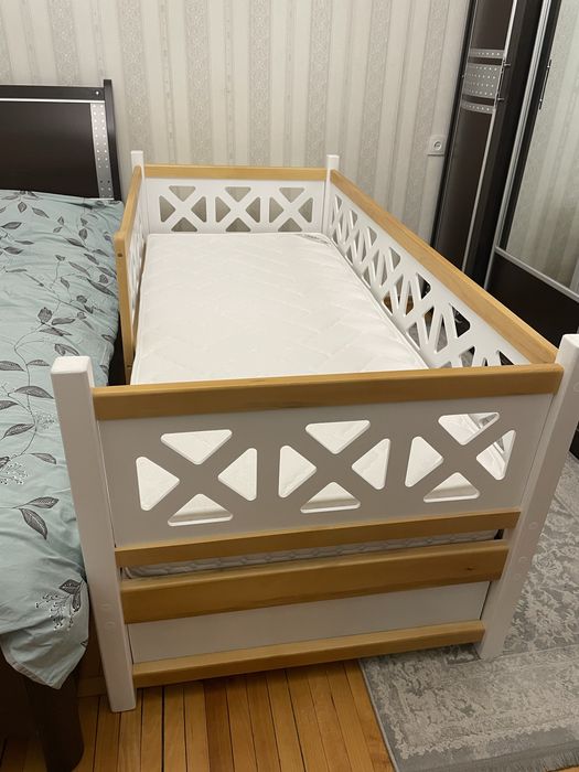 Кровать детский наличе ест