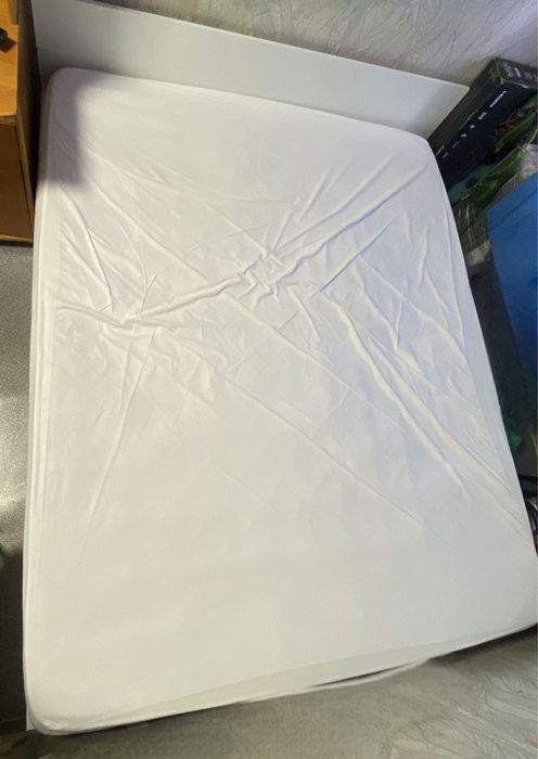 Продам 2х спальную кровать