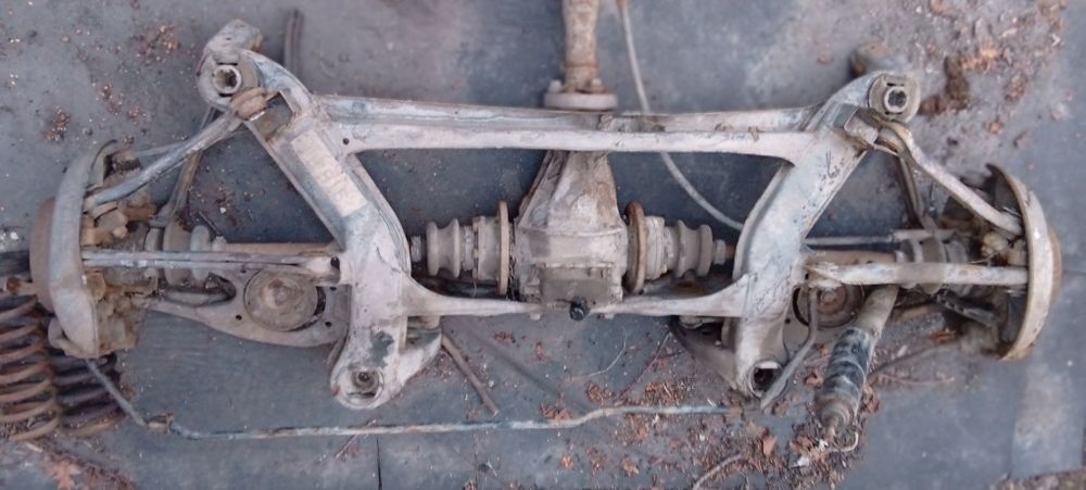 Запчасти для Мерседес 190