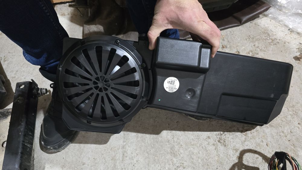 Бас говорител(субуфер) audi a6 c7 b&o