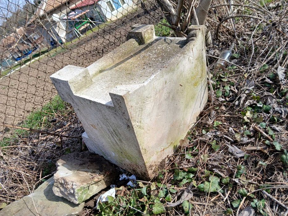 Продавав варовик , камъни , скали , плочи , варовикови камъни