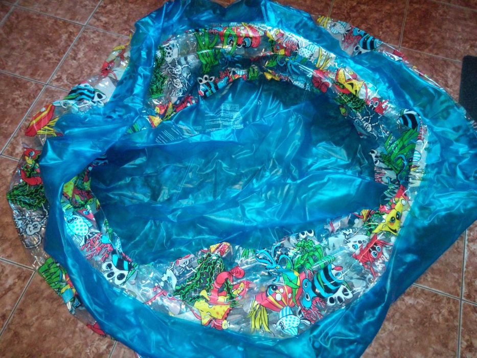 de  vanzare  piscina  pentru  copii !!!