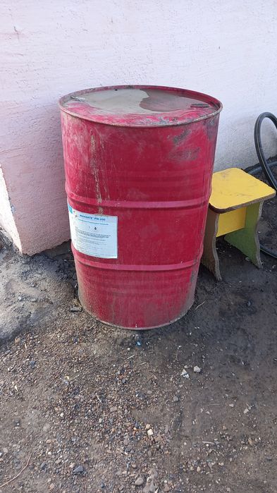 Продам металлические бочки 200литров