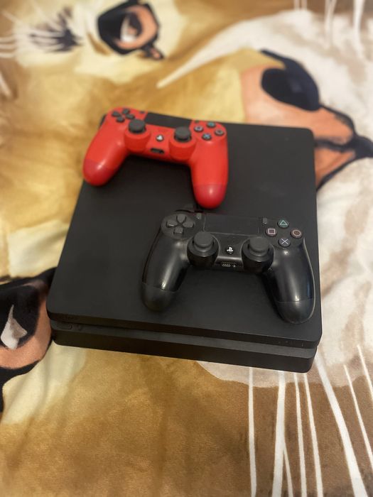 Playstation 4 (ps4) 1tb cu 2 manete si jocuri