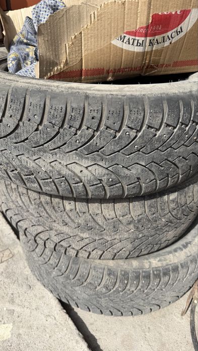 Резина formula 215/55/17 в среднем состояний, без камерка