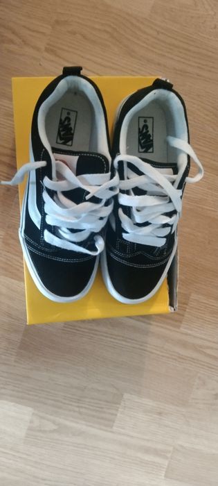 Продаю vans know school