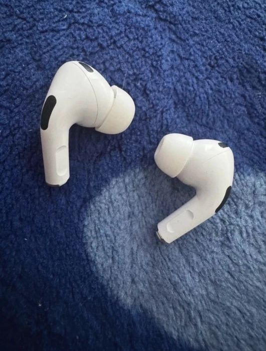 airpods pro 1.