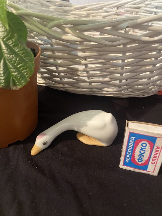 Статуэтки из форфора  прошлого века современные