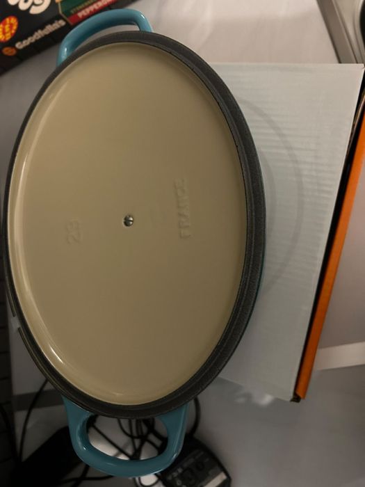 Le Creuset - oala ovala fonta emailata