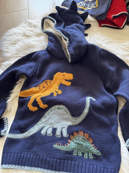 Маркови жилекти и пуловери за момче