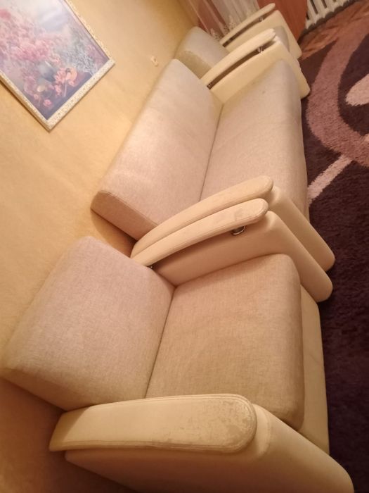 Продам диван для гостиной
