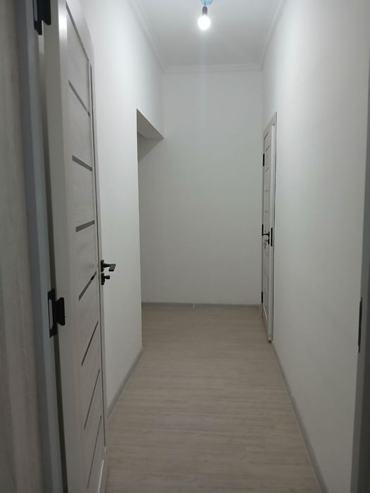 Срочна сотилади Яшнобод Олмос махалла 3/16/16. 70m²