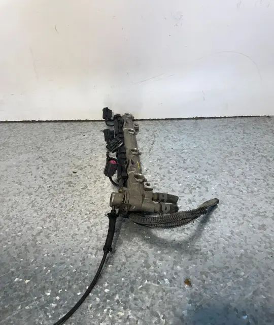 Rampa injectoare 036 133 319 036 133 319 Volkswagen VW Golf 2000