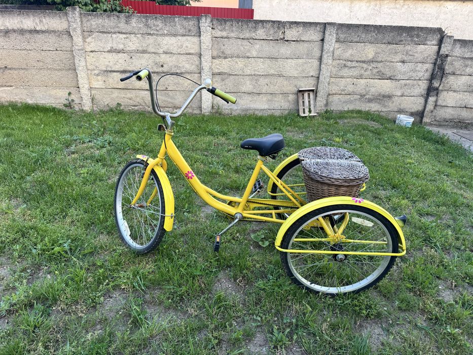 Bicicletă cu trei roti