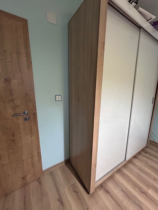 Гардероб с плъзгащи врати