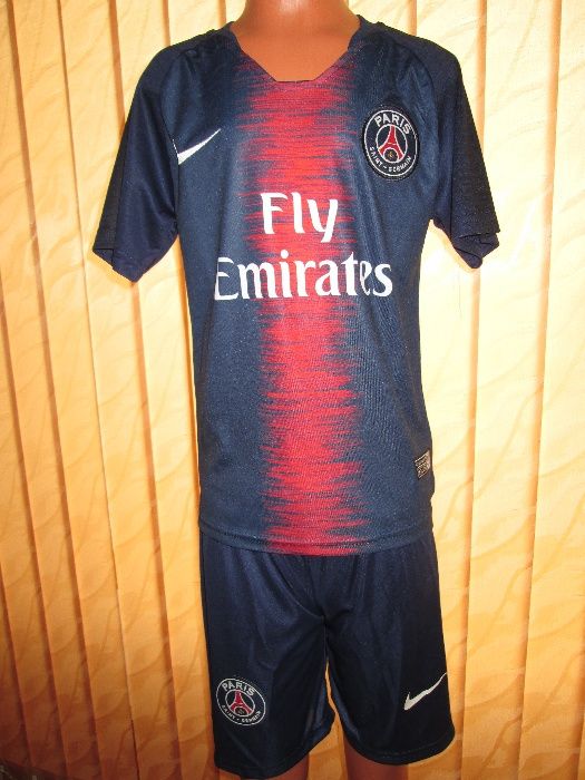 РЕТРО екипи ПСЖ Неймар 2019 : 104 и 176 р-р и Ман.Ю Санчес : 140 р-р