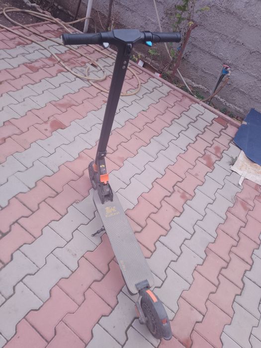 Vând trotinetă electrică